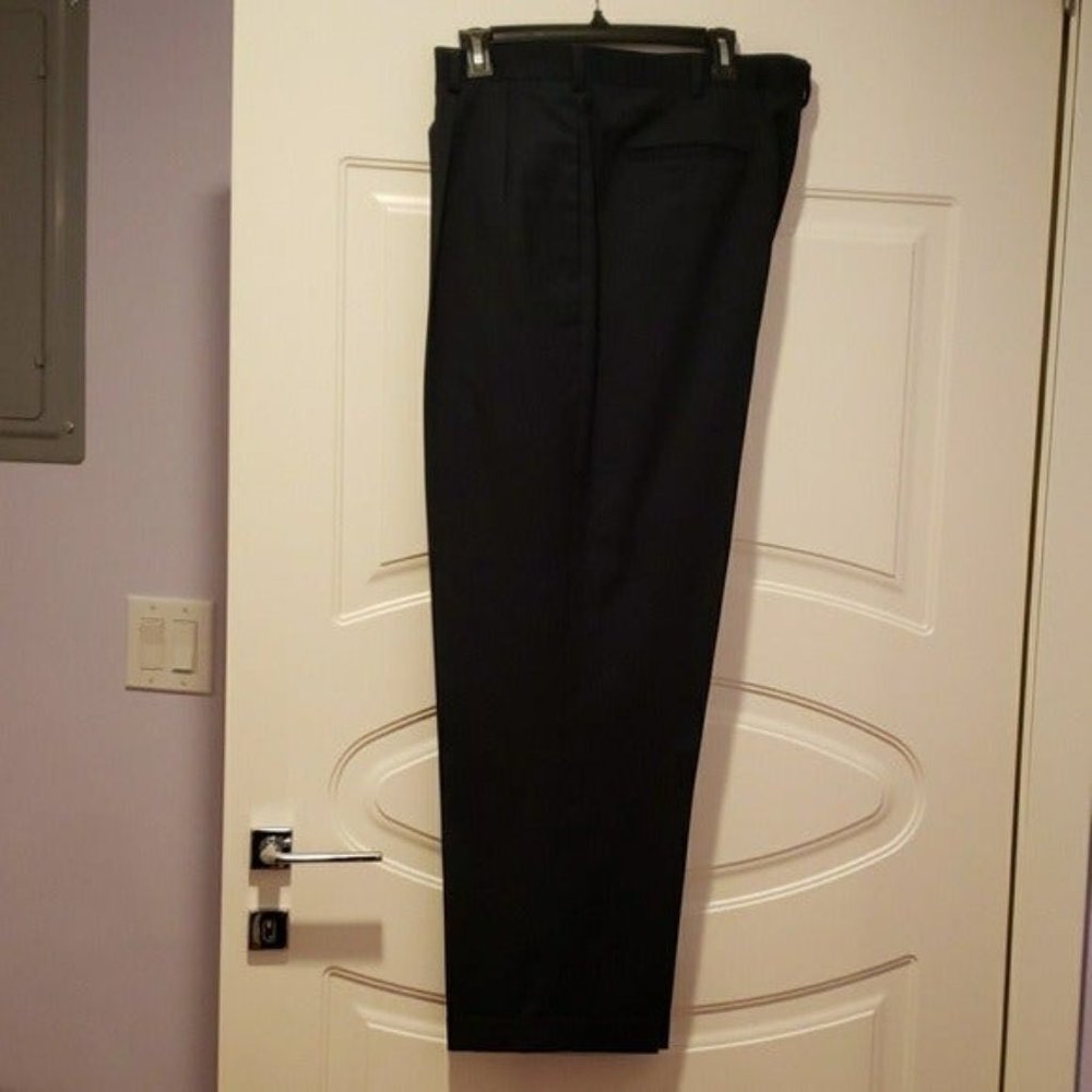 Covington solid navy pants 40W 30L